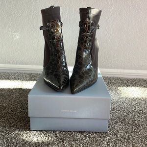 Size 8M crocodile (imitation) grey booties very classy